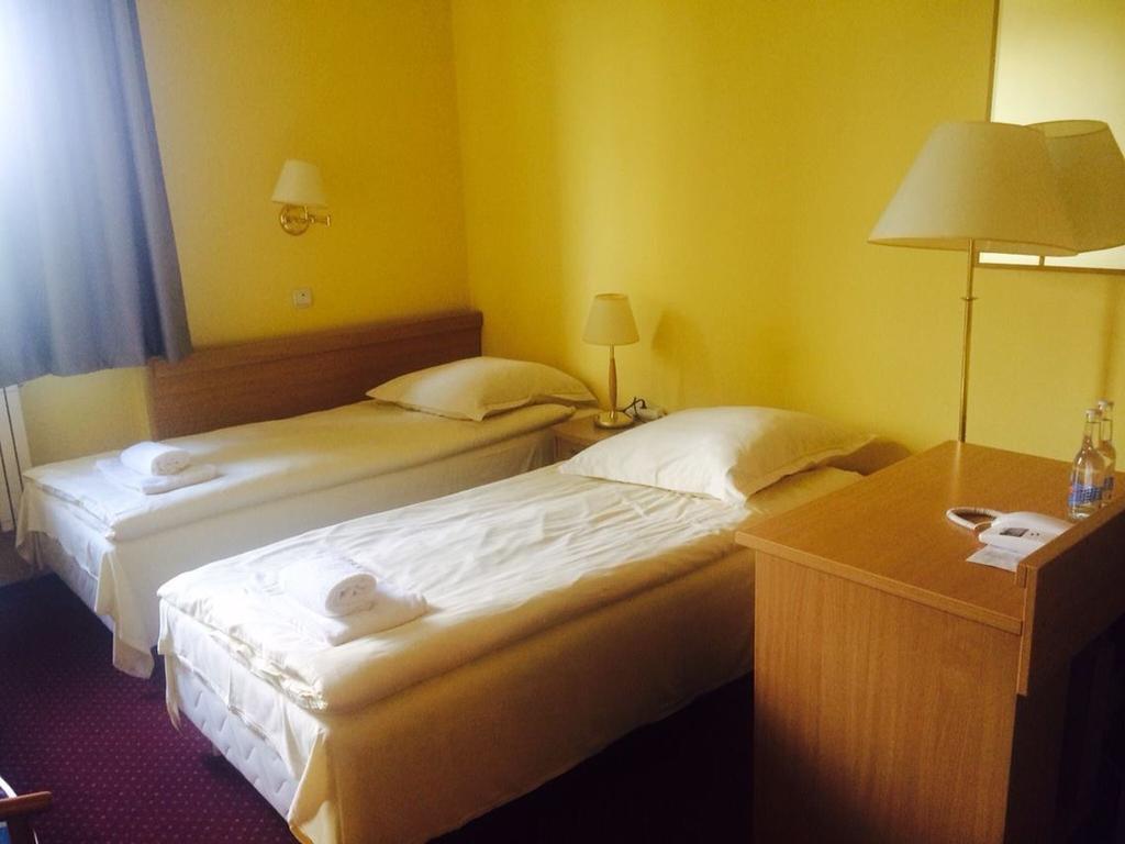 Hotel Rezydencja Parkowa Warschau Zimmer foto