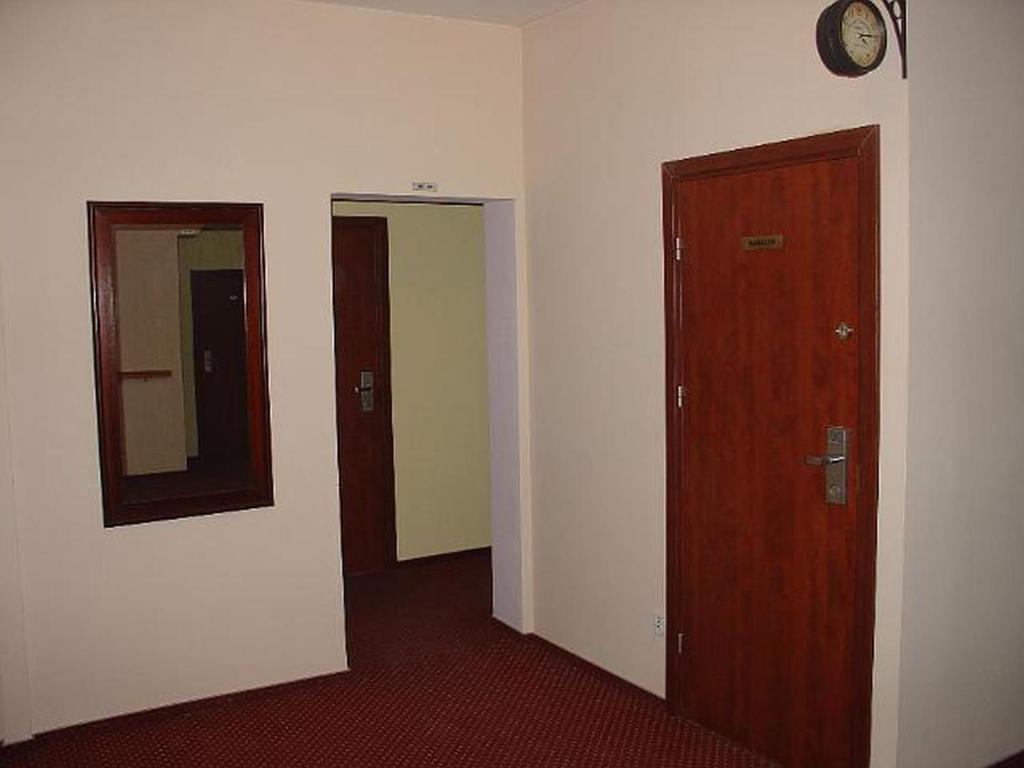 Hotel Rezydencja Parkowa Warschau Zimmer foto