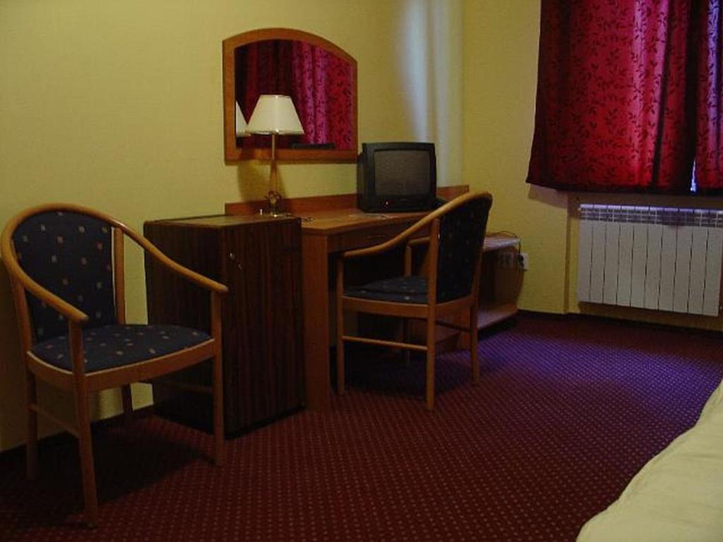 Hotel Rezydencja Parkowa Warschau Zimmer foto