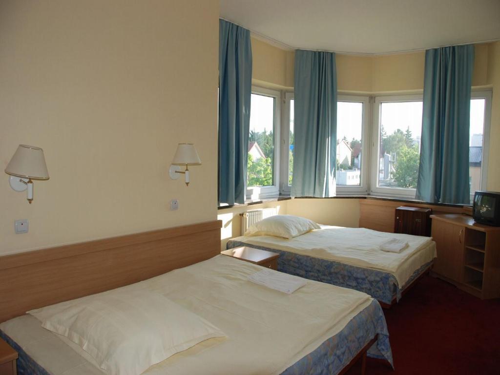 Hotel Rezydencja Parkowa Warschau Exterior foto